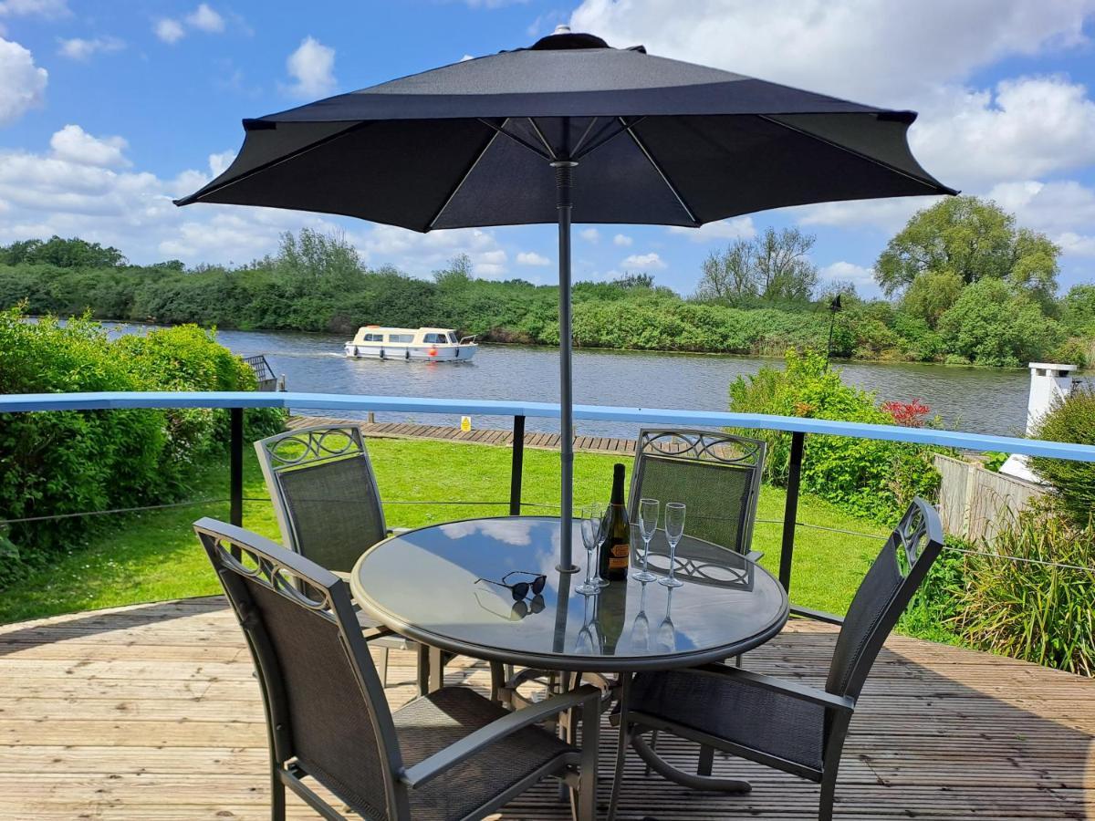 River View - Norfolk Broads Brundall 外观 照片